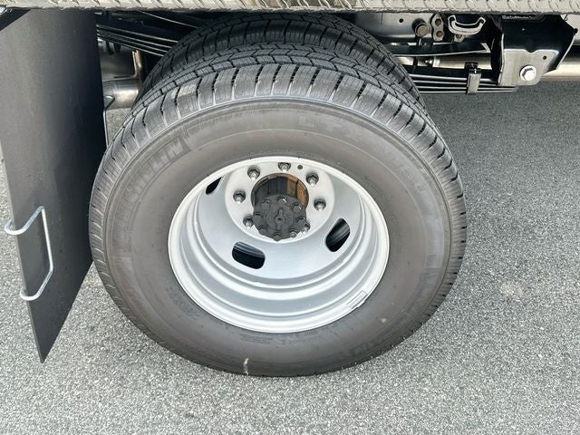 2027 Ford Super Duty F-350 DRW XL DRW