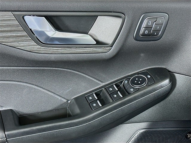 2025 Ford Escape Base