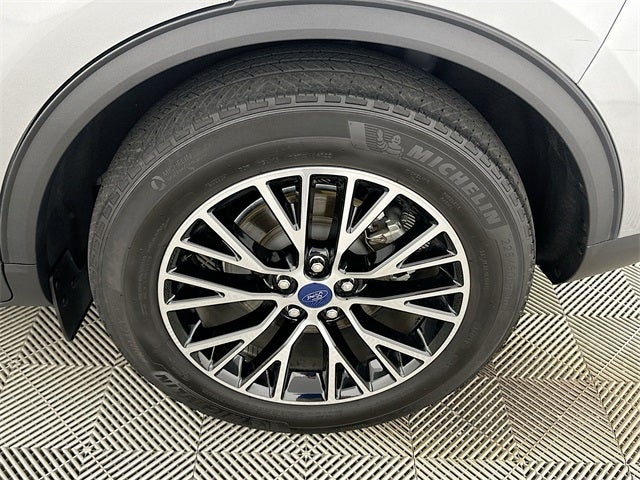 2022 Ford Escape Plug-In Hybrid Titanium