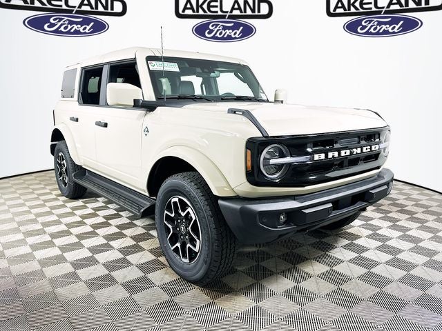 2026 Ford Bronco Outer Banks