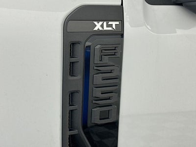 2026 Ford Super Duty F-250 SRW XLT BLACK WIDOW