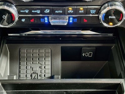 2027 Ford Super Duty F-350 SRW Lariat