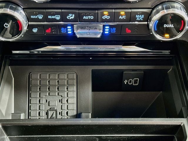 2027 Ford Super Duty F-350 SRW Lariat
