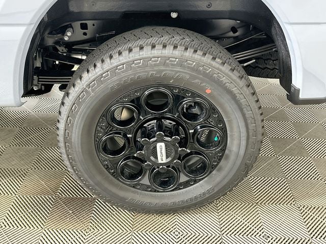 2027 Ford Super Duty F-350 SRW Lariat