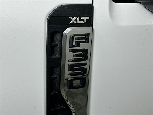 2026 Ford Super Duty F-350 SRW XLT