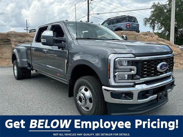 2026 Ford Super Duty F-350 DRW Lariat DRW