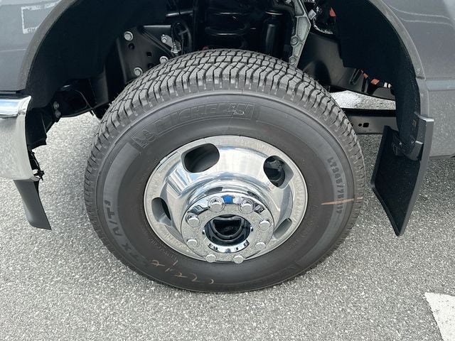 2026 Ford Super Duty F-350 DRW Lariat DRW