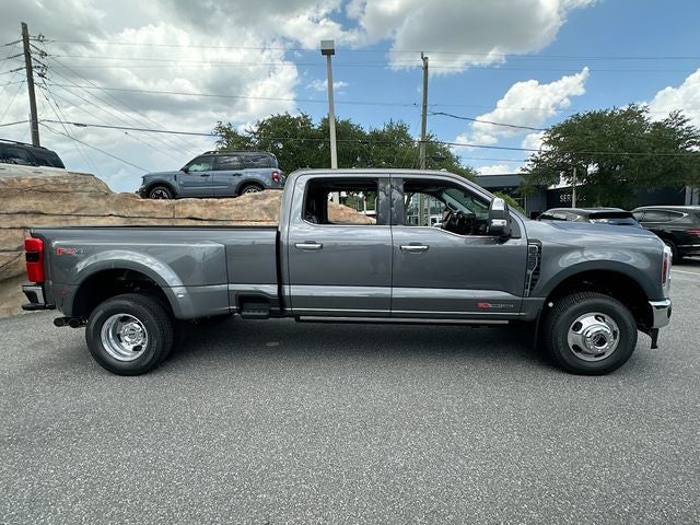 2026 Ford Super Duty F-350 DRW Lariat DRW