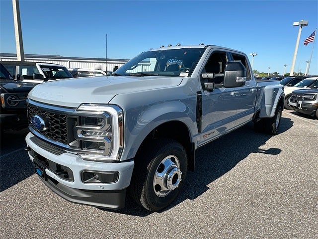 2026 Ford Super Duty F-350 DRW Platinum