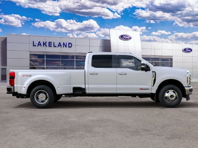 2027 Ford Super Duty F-350 DRW King Ranch DRW