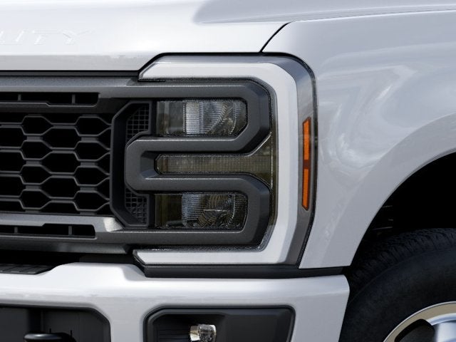 2027 Ford Super Duty F-350 DRW XL DRW