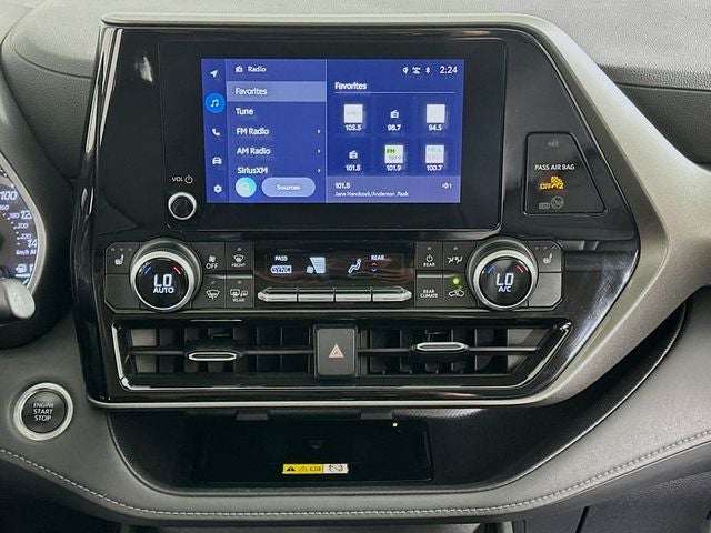 2024 Toyota Highlander LE