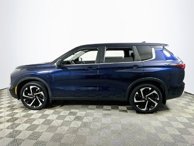 2023 Mitsubishi Outlander SE
