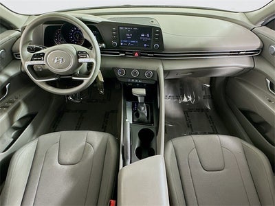 2023 Hyundai Elantra SE