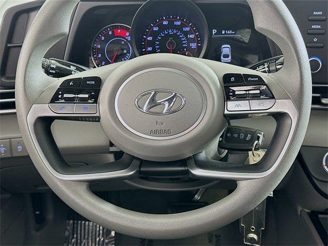 2023 Hyundai Elantra SE