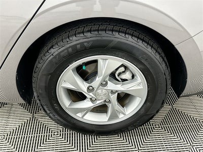 2023 Hyundai Elantra SE