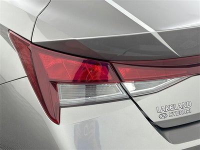 2023 Hyundai Elantra SE