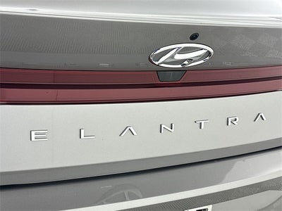 2023 Hyundai Elantra SE