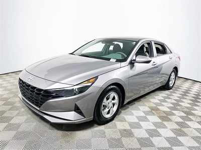 2023 Hyundai Elantra SE