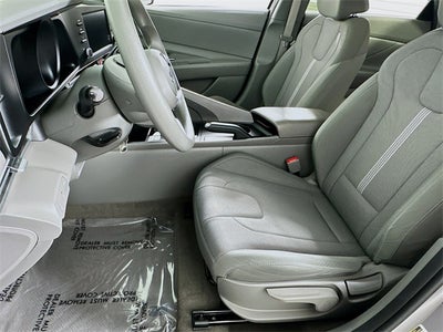 2023 Hyundai Elantra SE