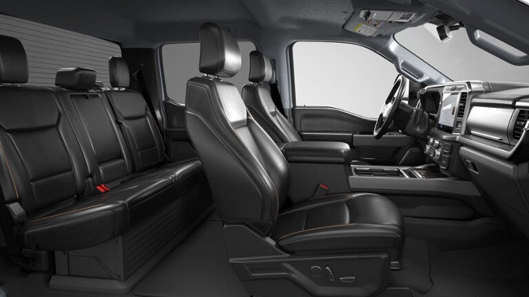 2026 Ford Chassis Cab F-450® LARIAT®